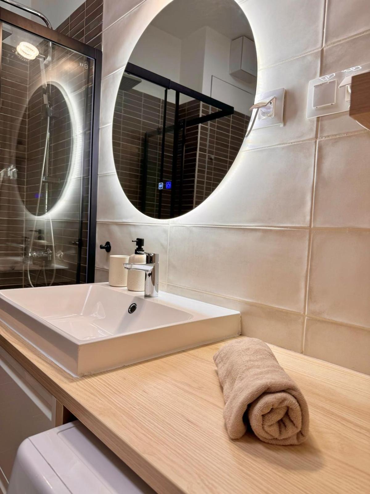 P193 Stylish Apartament *